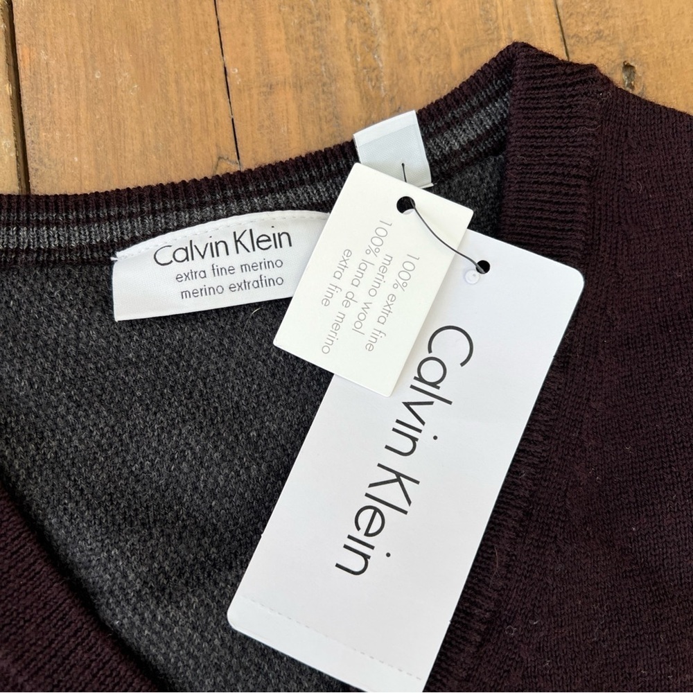 Calvin Klein Extra Fine Merino Wool V-neck Sweater Mens Medium Dark Chestnut NWT - Picture 4 of 10